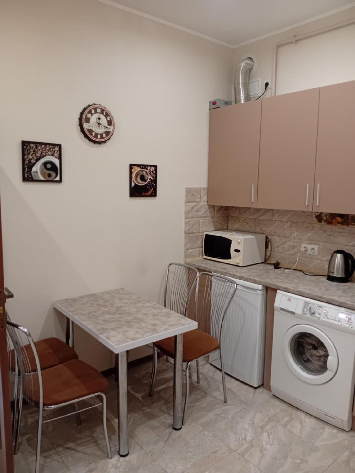 Two-Bedroom Apartment In 10 Min To The Opera Theatre Lviv Exterior photo